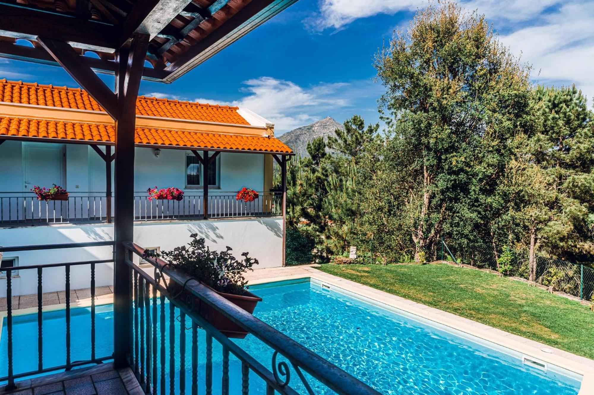 Bed and Breakfast Estalagem Bela Vista Мондін-де-Башту Екстер'єр фото